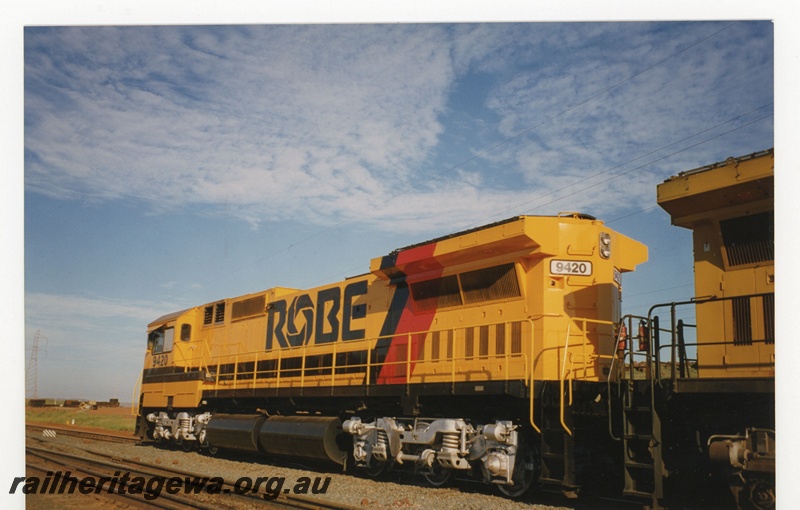 P19060
Robe River Iron Associates (RRIA) CM40-8M class 9420 rear view at cape Lambert.
