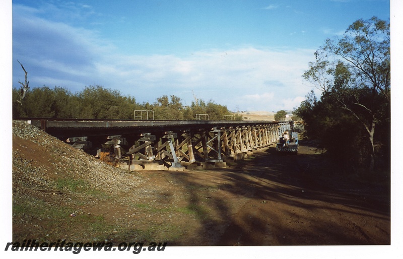 P19065
Wooden trestle bridge over the Avon River near York on the York - Quairading railway. YB line.
