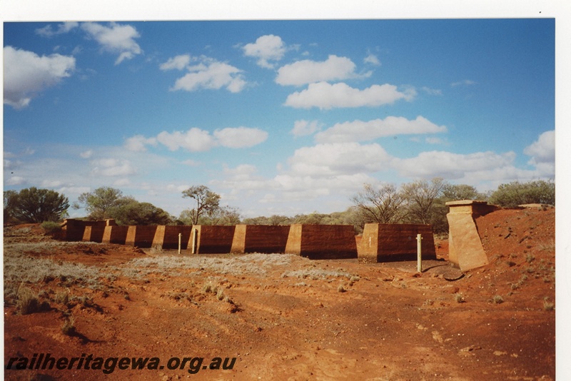 P19088
Malcolm - Laverton railway. Remains of bridge. KL line.
