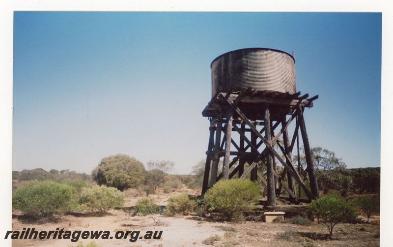 P19094
Disused and derelict water tower with circular tank, Ajana, GA line.
