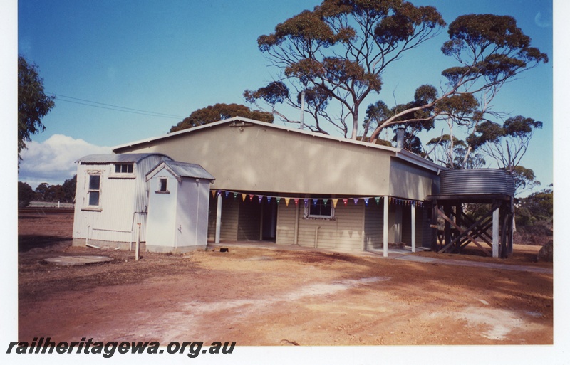 P19111
Hyden -railway barracks. LH line.
