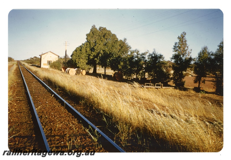 P19123
Karalee - station building. EGR line
