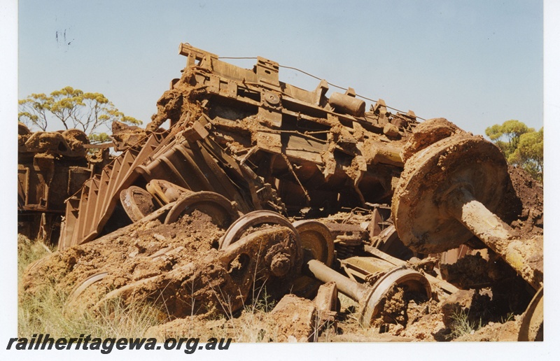 P19137
Iron ore train derailment near Salmon Gums. WO class wagons. CE line. 
