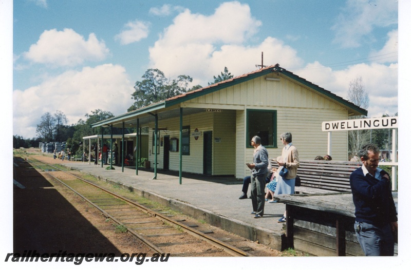 P19152
Dwellingup station. PN line
