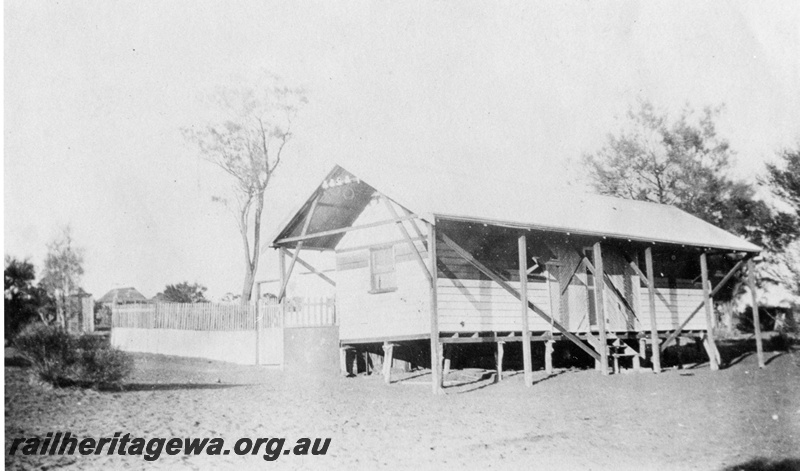 P19201
Commonwealth Railways (CR) wooden station master's house, Barton, TAR line
