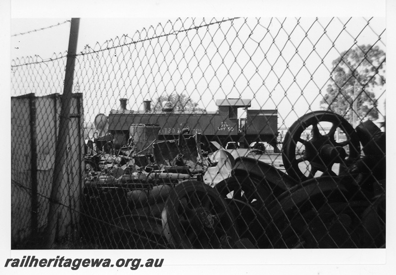 P19213
DM class 584, awaiting scrapping, wheels, Midland, ER line, side view
