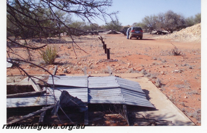 P19334
Pump house, roofing, car and sightseer, Coongoo, NR line
