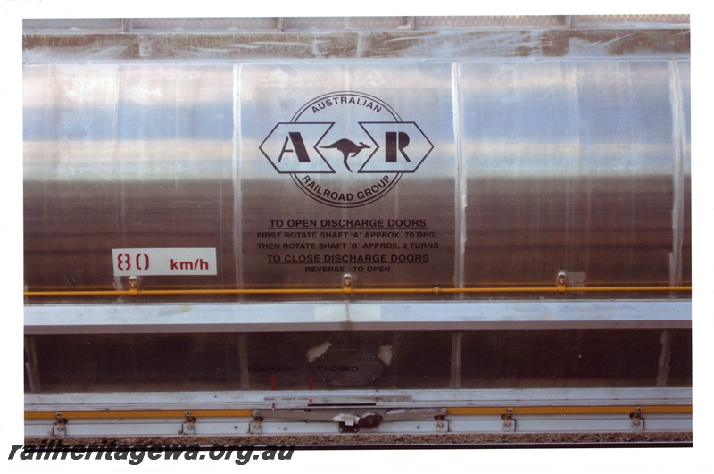 P19338
XF class 25547 alumina wagon, view of the 