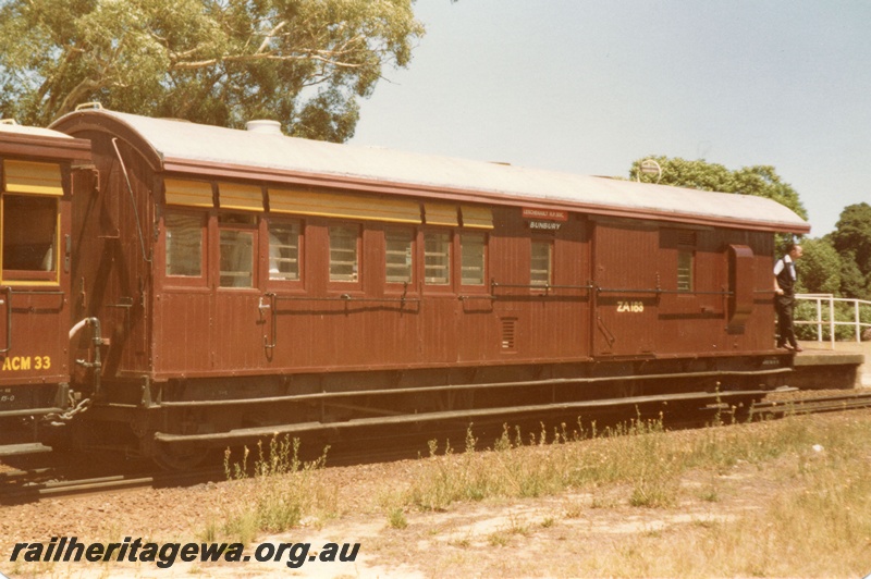 P19369
ZA class 183 brakevan coupled to ACM class33 carriage on the 