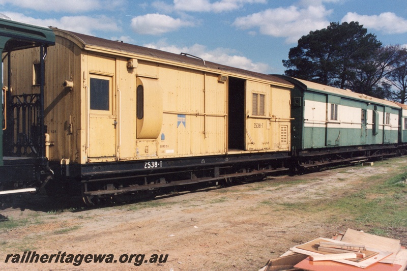 P19380
1 of 3 views of Z class 538T brakevan, yellow livery, on the line through the Rail Transport Museum, end and side view
