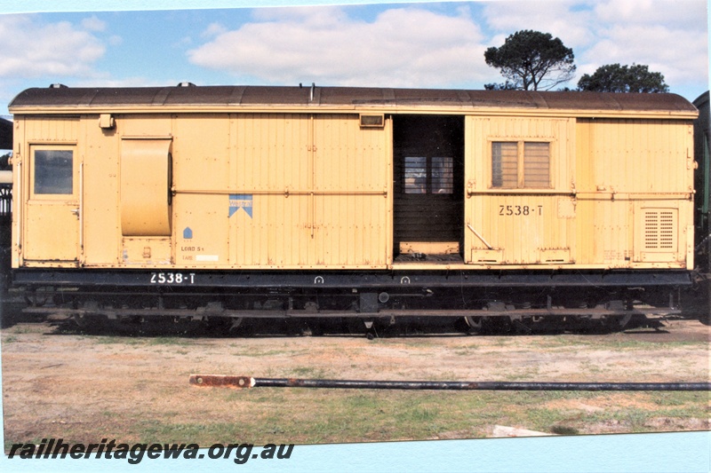 P19381
2 of 3 views of Z class 538T brakevan, yellow livery, on the line through the Rail Transport Museum, side view.
