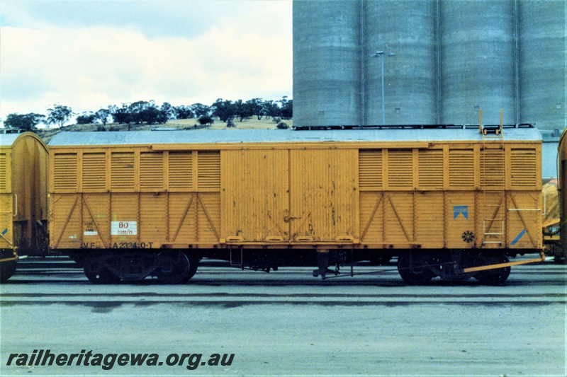 P19407
VFA class 23040, yellow livery, extra side bracing on lower half of side, Avon yard, side view 
