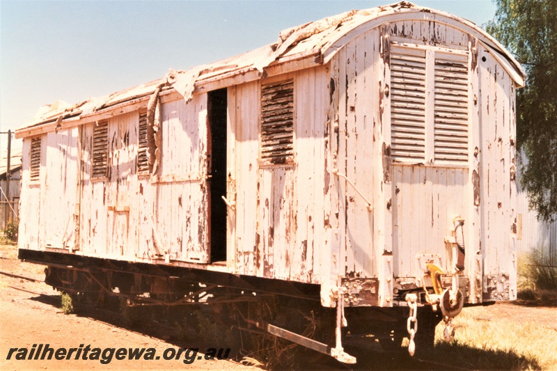 P19418
1 of 2 views of VW class 10204, ex VA class 10204, white livery with 