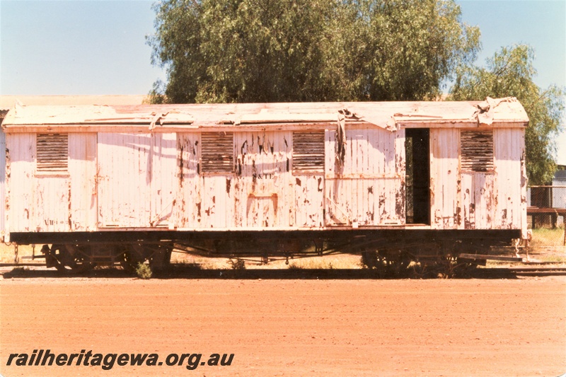 P19419
2 of 2 views of VW class 10204, ex VA class 10204, white livery with 