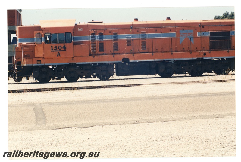 P19466
4 of 13 images of A class diesels en route to New Zealand, A class 1504, side view

