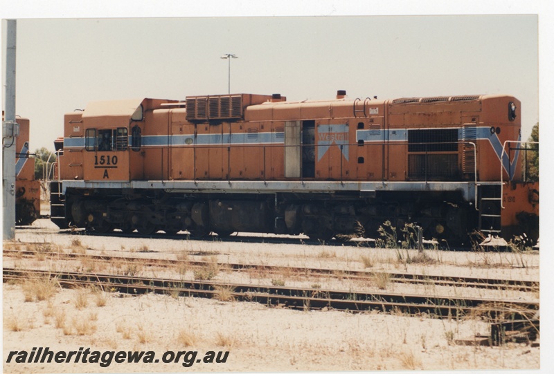 P19472
10 of 13 images of A class diesels en route to New Zealand, A class 1510, side and end view
