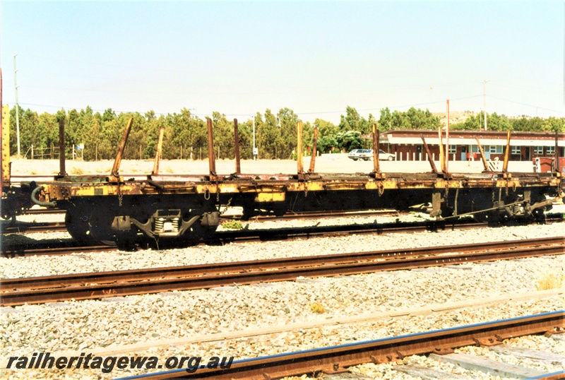 P19479
QCB class 23507, yellow livery, Robbs, end and side view.
