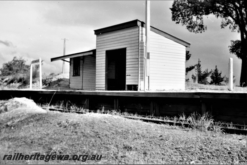 P19531
Station buildings, platform, station sign, Greenmount, ER line, track level view
