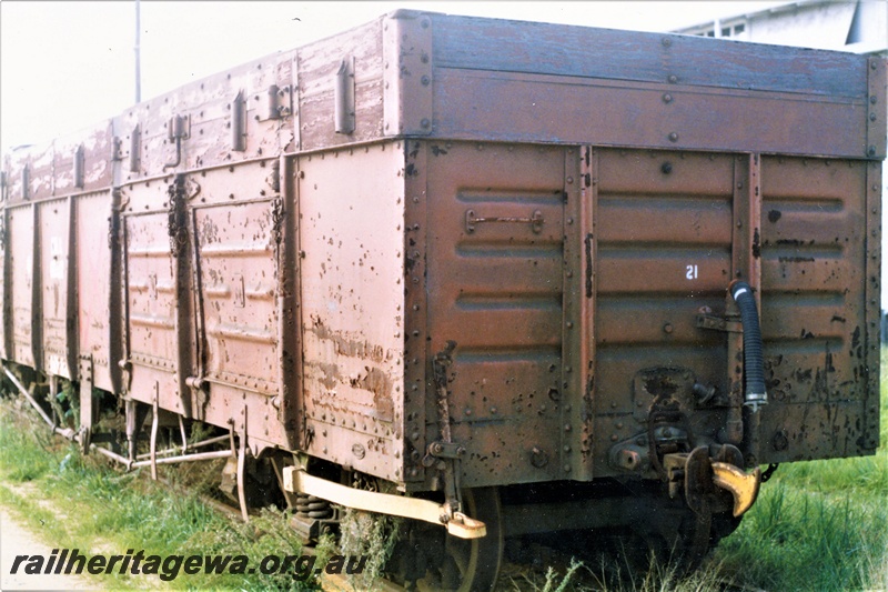 P19533
RBW class 11224 in brown livery, Bellevue, side and end view
