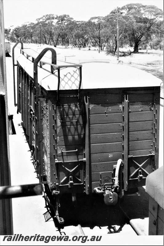 P19552
RCH class 24275 high sided grain wagon with a roof, brown livery with 