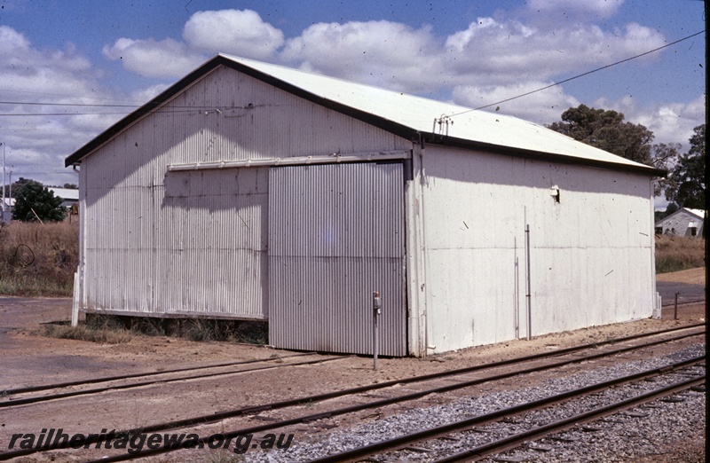 P19582
Goods shed, Waroona, SWR line, end and trackside view
