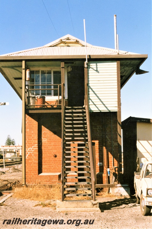 P19598
Signal box 