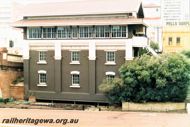 P19599
Signal box 