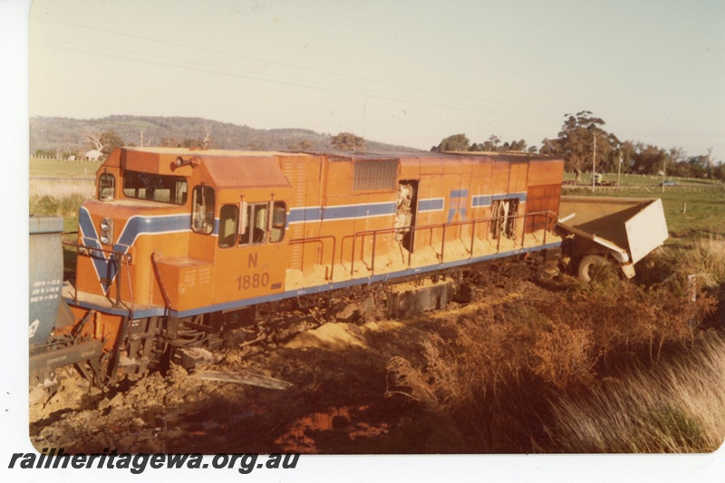 P19618
N class 1880 hauling a SECWA coal train derailed at Wagerup following level crossing accident with truck. SWR line.
