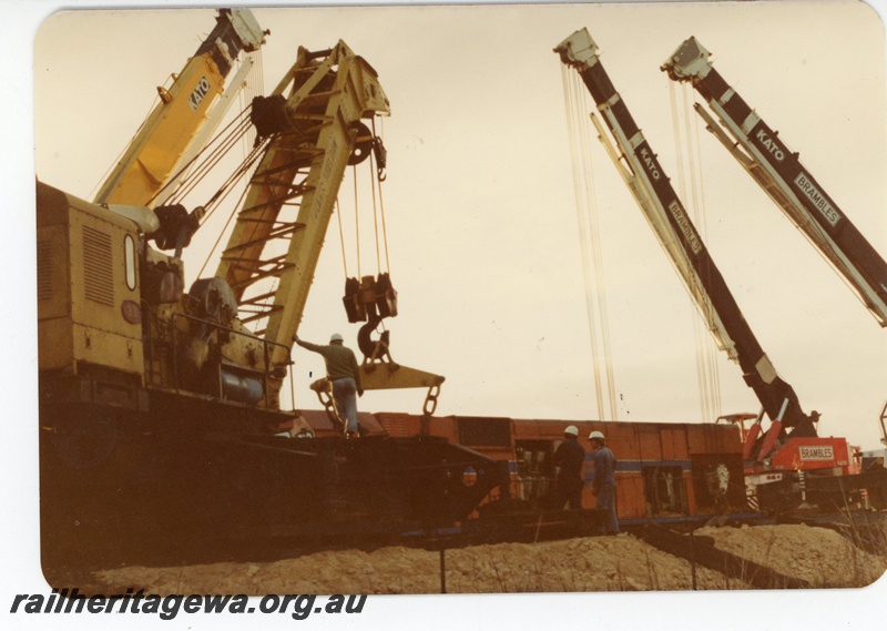 P19629
N class 1880 Wagerup accident cranes lifting locomotive . SWR line.
