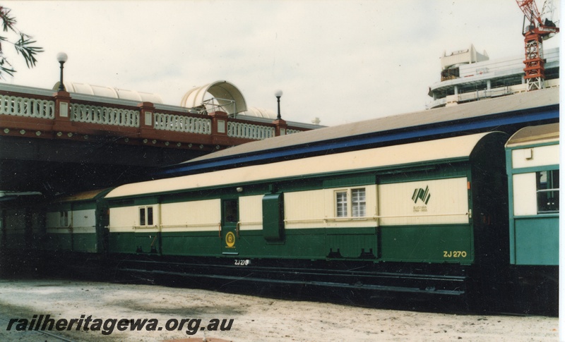 P19688
ZJ class 270 passenger brakevan converted into a mobile museum at Perth Station on its launch day
