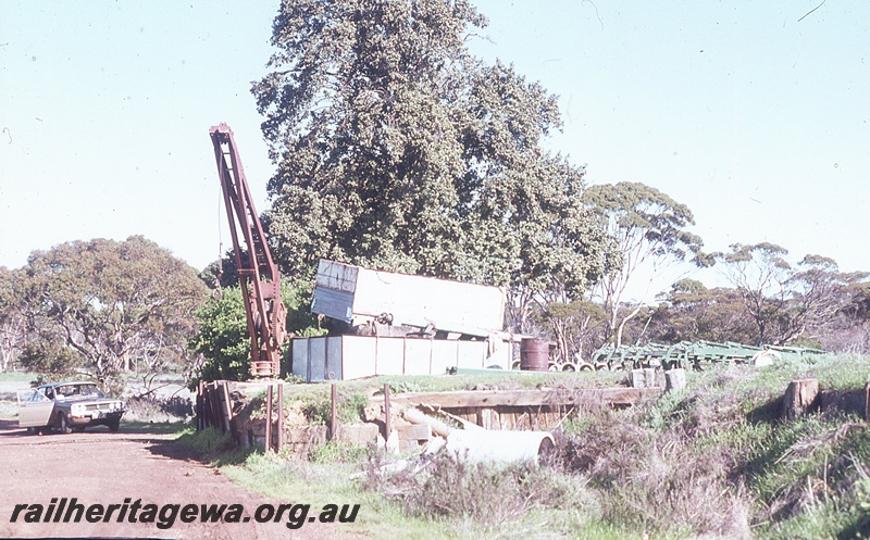 P19751
Platform crane, abandoned loading platform, Ravensthorpe, 
