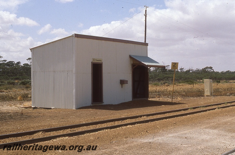 P19770
Station building, station nameboard on building, Z track sign, track, Piawaning, CM line
