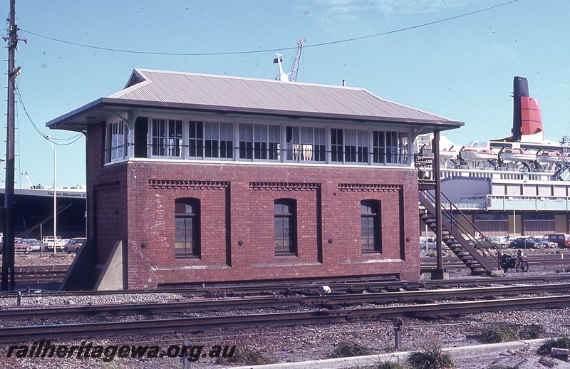 P19843
Signal box, tracks, ocean terminal, 