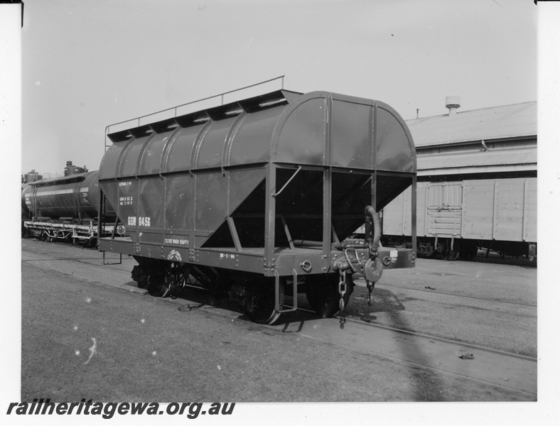 P19864
GSW class 6456 four wheel wheat hopper, Bunbury, SWR line, side and end view
