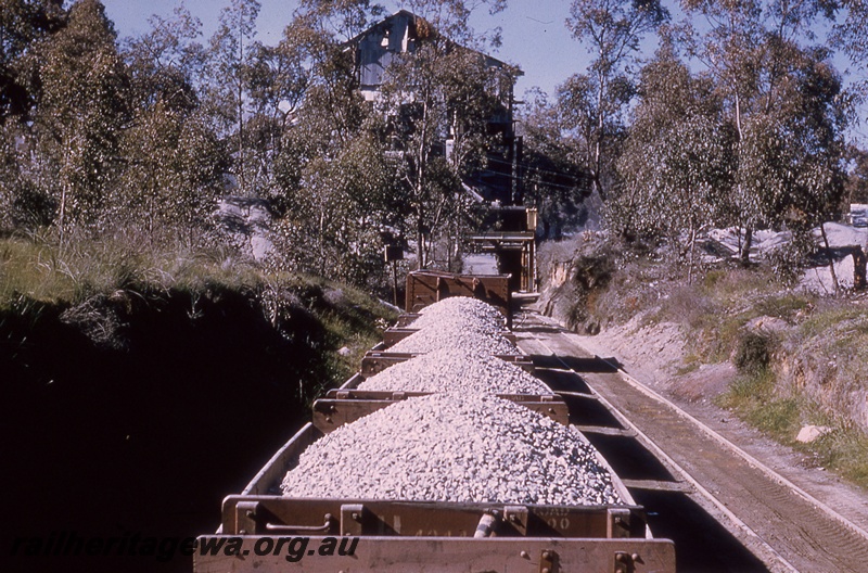 P19865
H class wagons loaded with blue metal, Mountain Quarries, Boya, M line, view along the wagons
