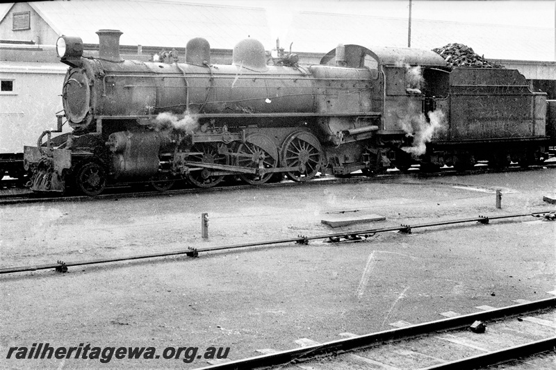 P19897
P class 509 side view of locomotive.
