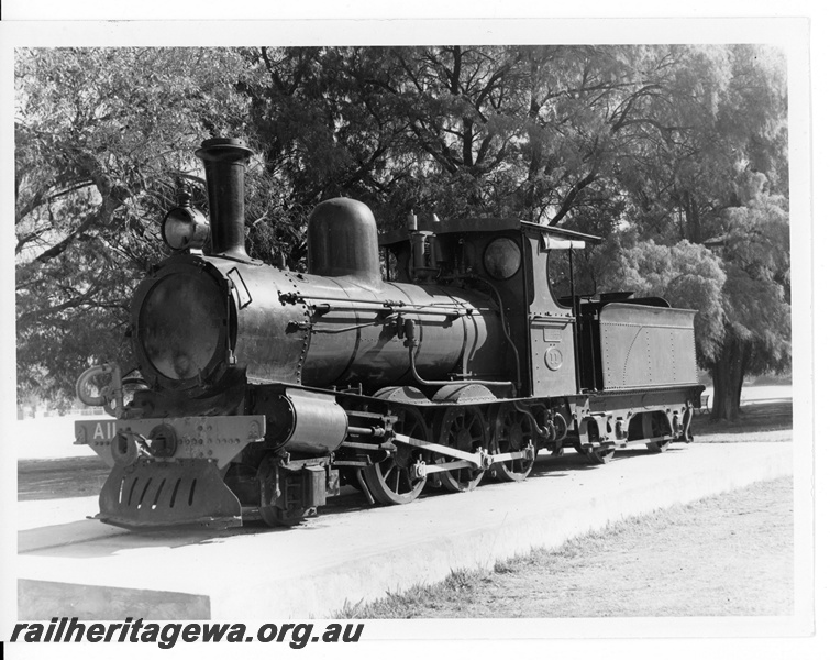 P20009
A class 11, front and side view, on display at Perth Zoo.
