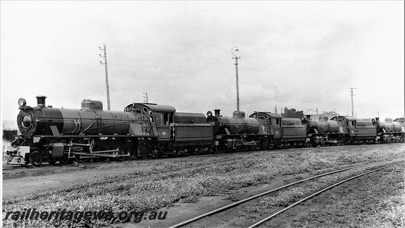 P20178
W class 922, 921 new locomotives prior to entering service at Midland Junction. ER line.
