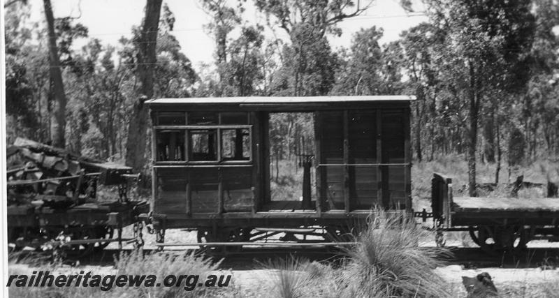 P20182
Millars passenger carriage at Yarloop.
