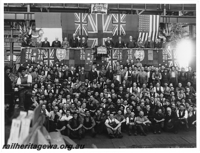 P20207
Large group of workers at the Midland Workshops assembled to welcome back the 