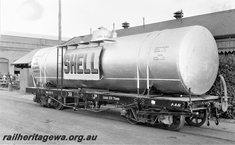 P20312
JM class 39 Shell bogie fuel tank wagon, at Midland workshops, side and end view
