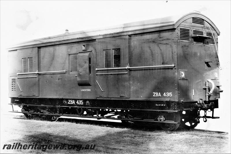 P20319
ZBA class 435 bogie goods brake van, rebuilt from BA class 1000 horse box, side and end view
