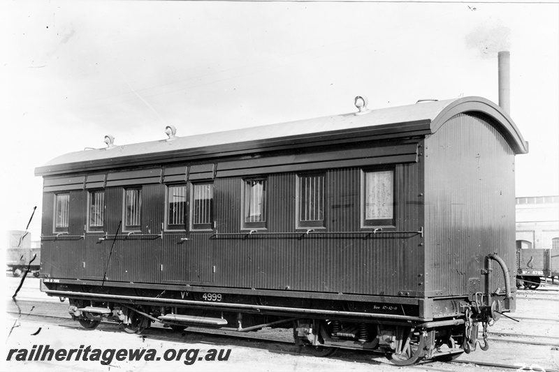 P20332
VY class 4999 gold bullion van, later converted to VW class 4999, side and end view
