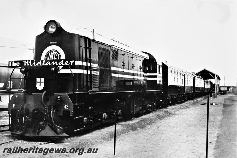 P20343
F class 42, in MRWA livery but with WAGR logo, on the 