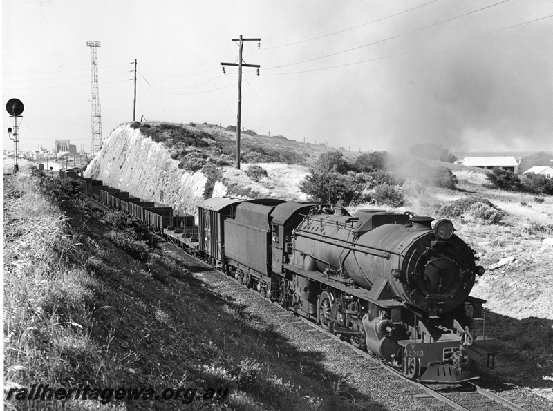 P20365
V class 1213 starting out of Leighton goods yard on now-closed goods line to Cottesloe. This line ran adjacent to Fremantle-Perth main line. ER line.
