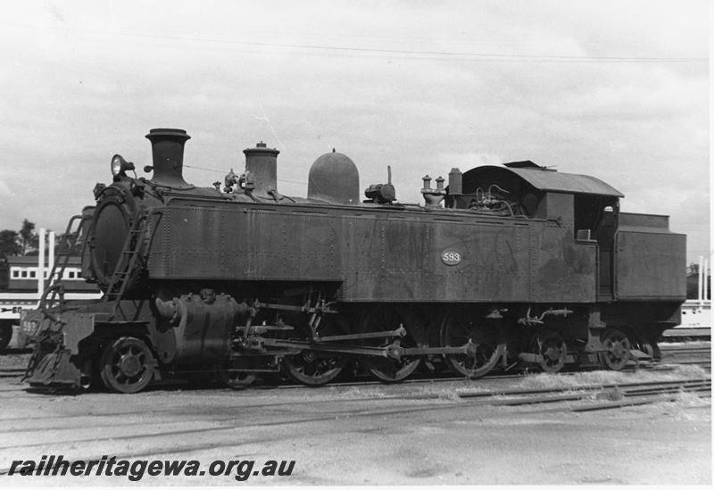 P20397
DD class 593 outside the west end of the Midland Workshops, front and side view
