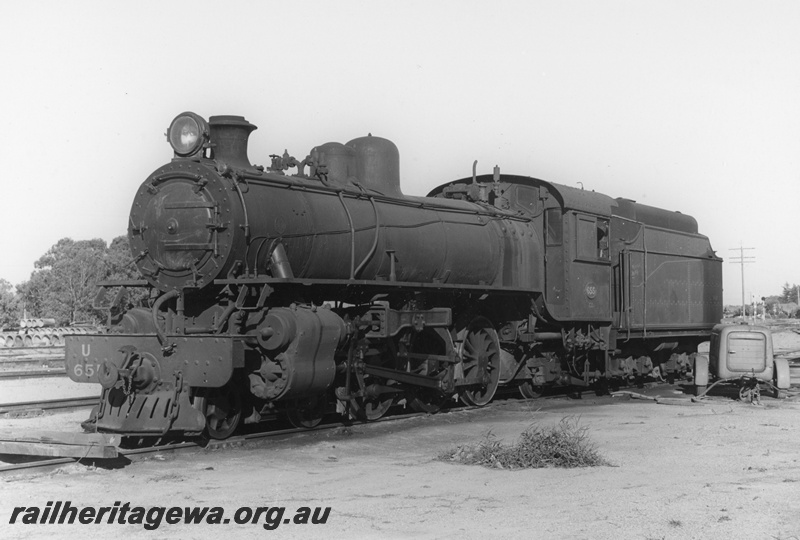 P20398
U class 655, front and side view
