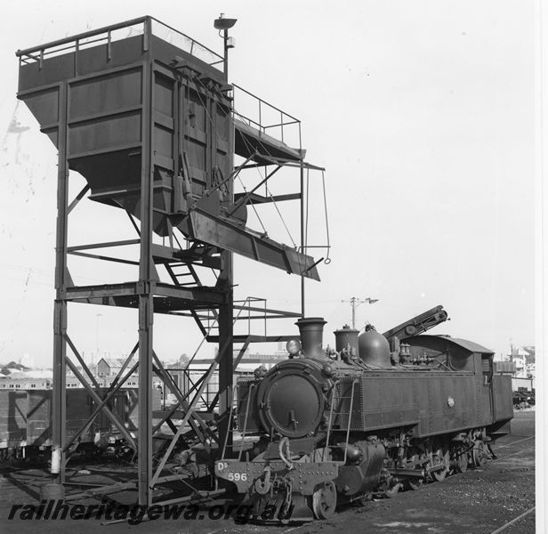 P20408
DD class 596 at coaling stage East Perth. ER line.
