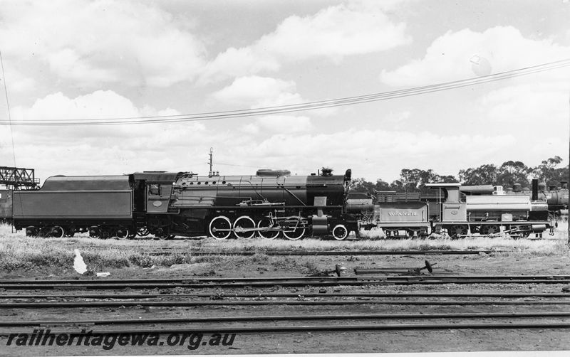 P20411
V class 1223 and C class 1 