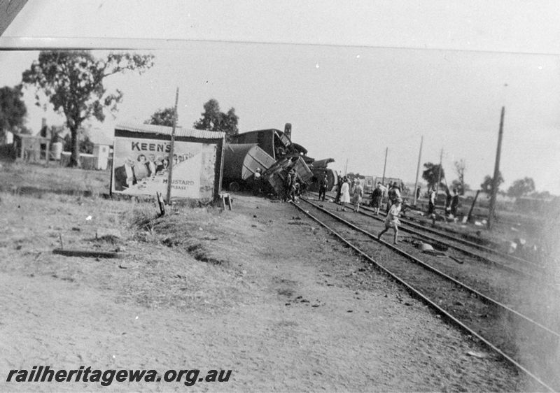 P20427
Pinjarra, head on collision of No.14 fast mixed  and No.25 goods. Locomotives E class 346 and E class 310. SWR line.  
